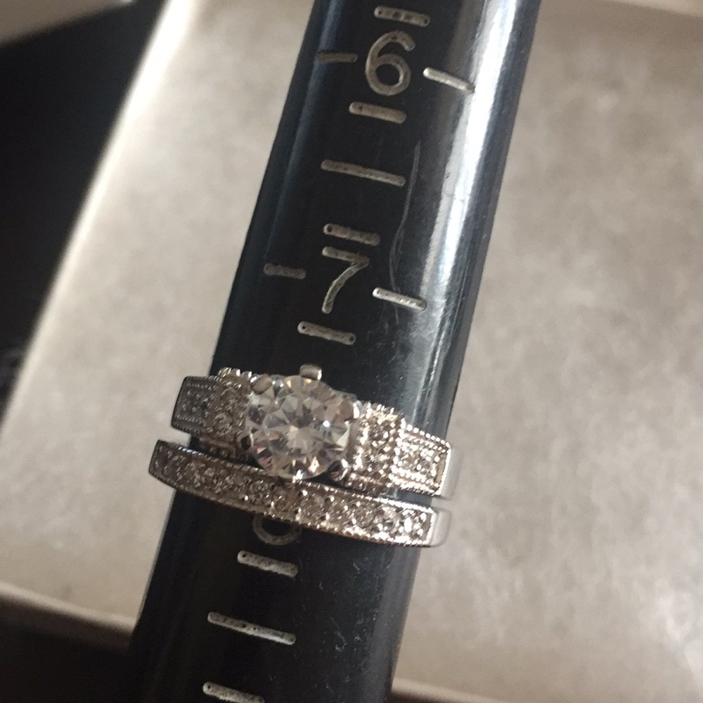 Beautiful Sterling 925 Wedding Band Set